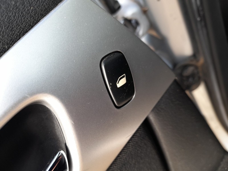 Recambio de mando elevalunas trasero izquierdo para peugeot 407 (6d_) 2.0 hdi 135 (6drhrh, 6drhre, 6drhrg, 6drhrj) referencia OE