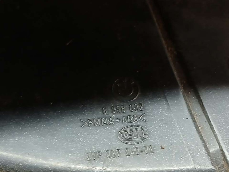 Recambio de piloto trasero derecho para bmw serie 5 berlina (e39) 530d referencia OEM IAM 8358032 2VP00724002 HELLA ROZADO