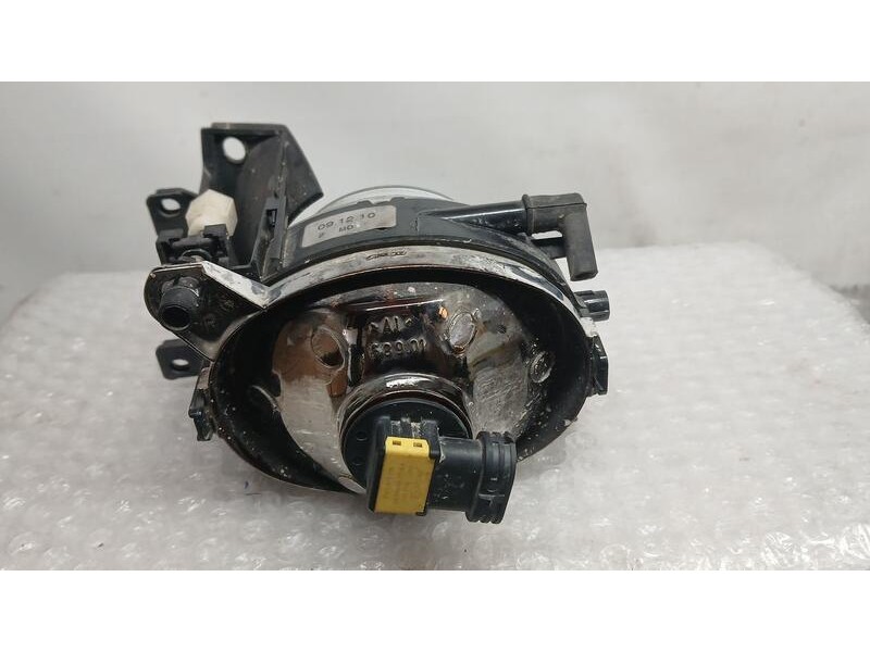 Recambio de faro antiniebla derecho para bmw 5 (e39) 525 d referencia OEM IAM 5890100005 HELLA 1NA354693021