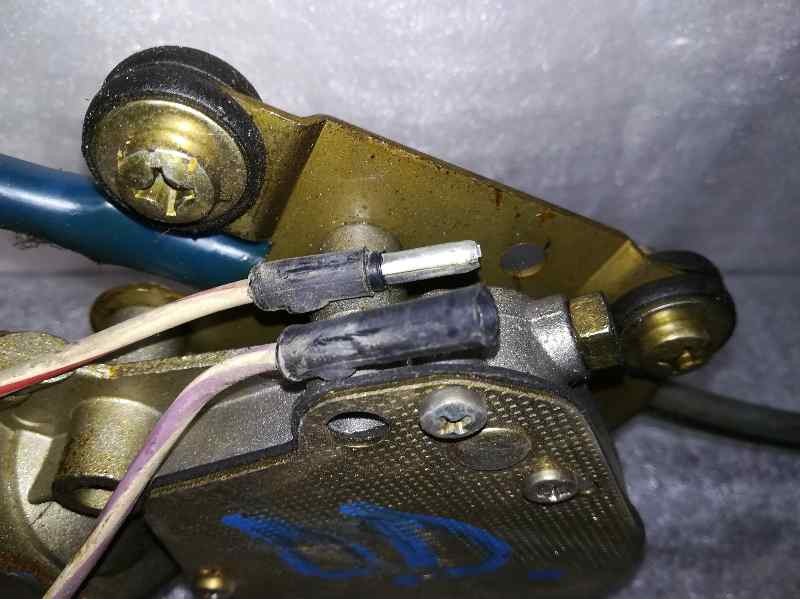 Recambio de elevalunas delantero derecho para seat 131 referencia OEM IAM SIN REF. 2 PINS ELECTRICO 