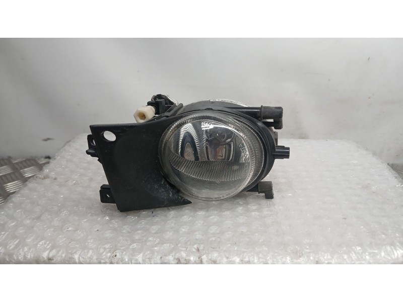 Recambio de faro antiniebla izquierdo para bmw 5 (e39) 525 d referencia OEM IAM 63176900221  