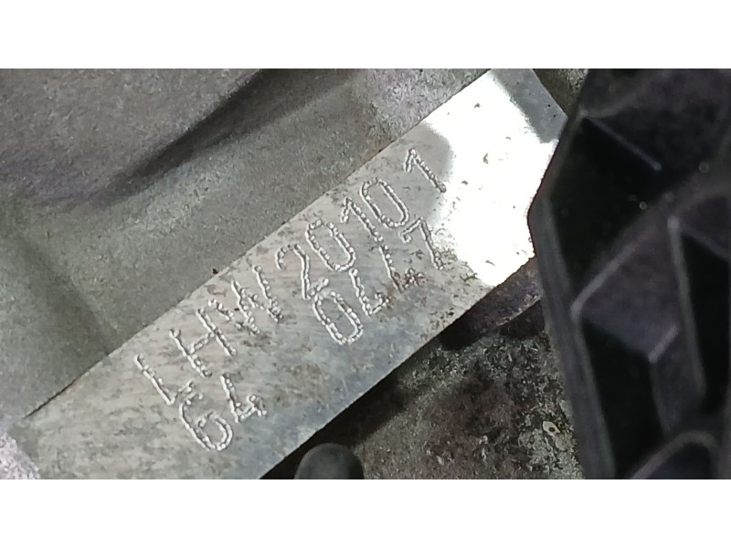 Recambio de caja cambios para seat leon (1p1) 1.6 tdi referencia OEM IAM LHW 20101 5VELOCIDADES