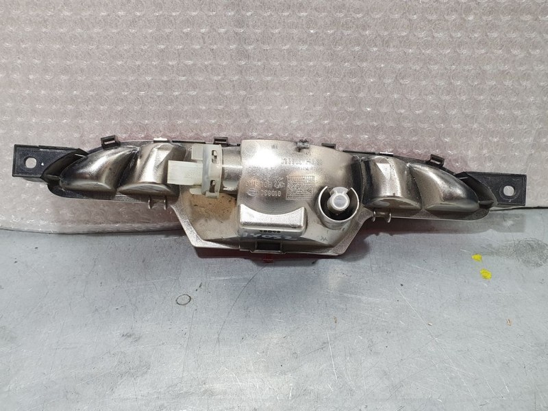 Recambio de piloto trasero central para peugeot 208 access referencia OEM IAM 9674308980  PARAGOLPES