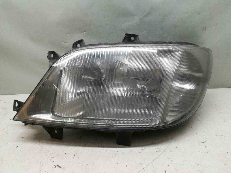 Recambio de faro izquierdo para mercedes-benz sprinter 02.00  caja abierta referencia OEM IAM A9018201461  TOCADO