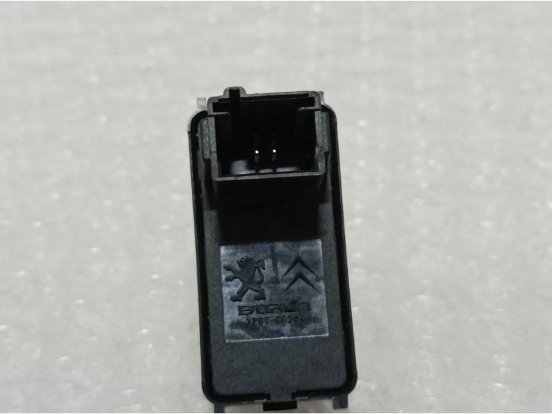 Recambio de mando elevalunas delantero derecho para peugeot 3008 premium referencia OEM IAM 96662297XT  