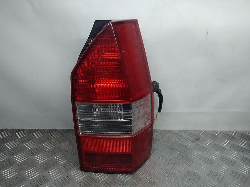 Recambio de piloto trasero derecho para mitsubishi space wagon (n80/n90) cool referencia OEM IAM MR465608 koito. tocado 22087262