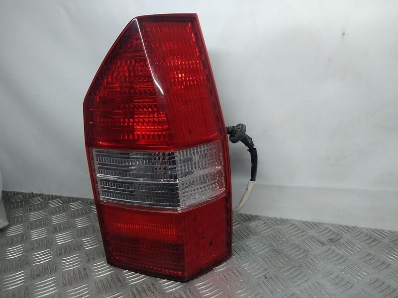 Recambio de piloto trasero derecho para mitsubishi space wagon (n80/n90) cool referencia OEM IAM MR465608 koito. tocado 22087262