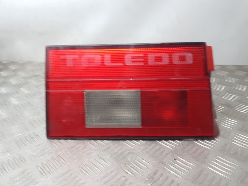 Recambio de piloto trasero izquierdo interior para seat toledo i (1l2) 1.8 i referencia OEM IAM 1L0945093D  