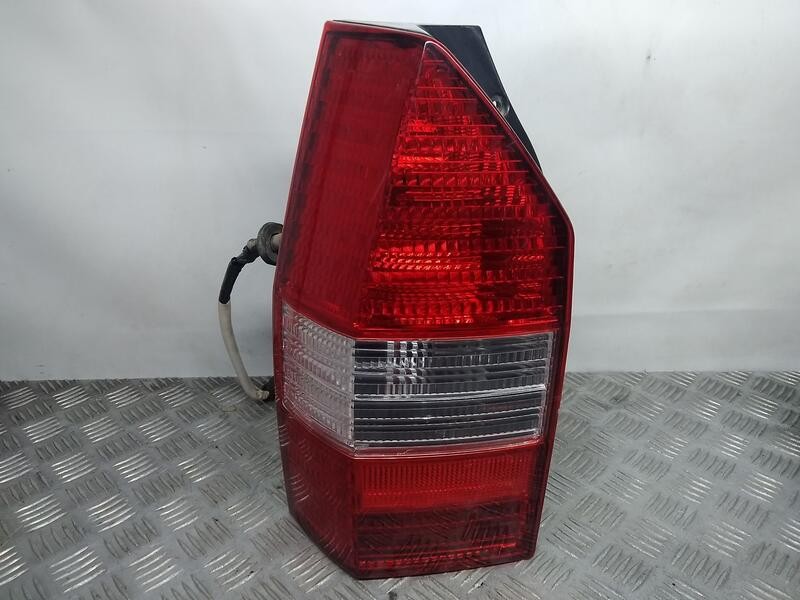 Recambio de piloto trasero izquierdo para mitsubishi space wagon (n80/n90) cool referencia OEM IAM MR465607 koito. tocado 220872