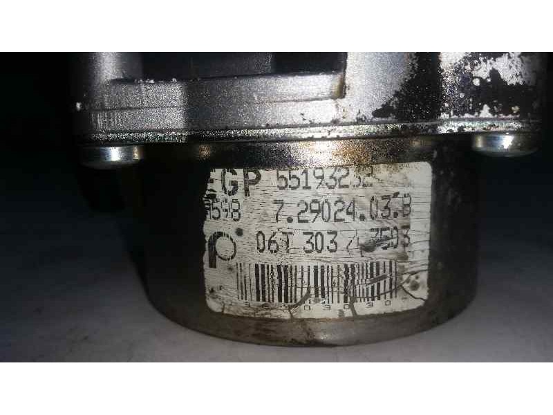 Recambio de depresor freno / bomba vacio para opel combo (corsa c) 1.3 16v cdti cat (z 13 dt / ln9) referencia OEM IAM 72902403B