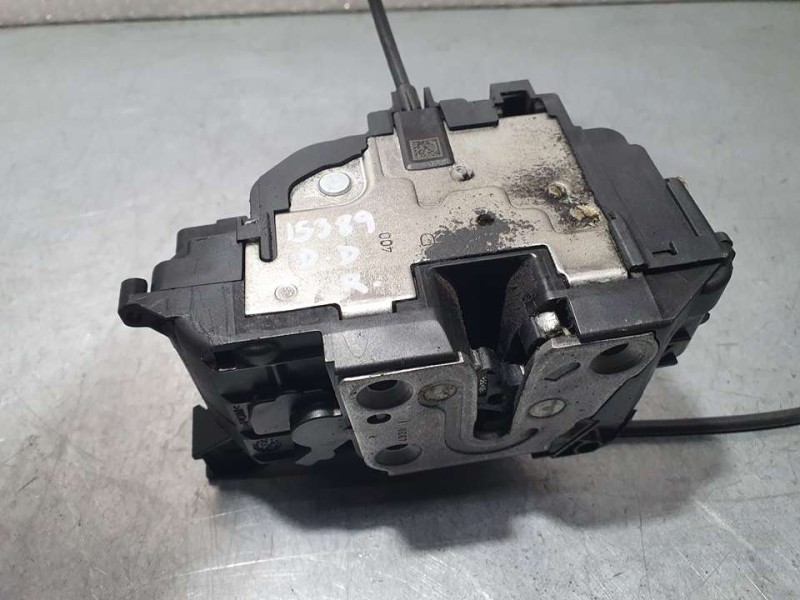 Recambio de cerradura puerta delantera derecha para mercedes-benz citan (w415) furgon 108/109/111 cdi referencia OEM IAM 8200497