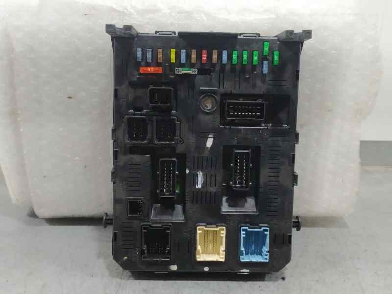 Recambio de caja reles / fusibles para citroën c5 berlina attraction referencia OEM IAM 9663510580  