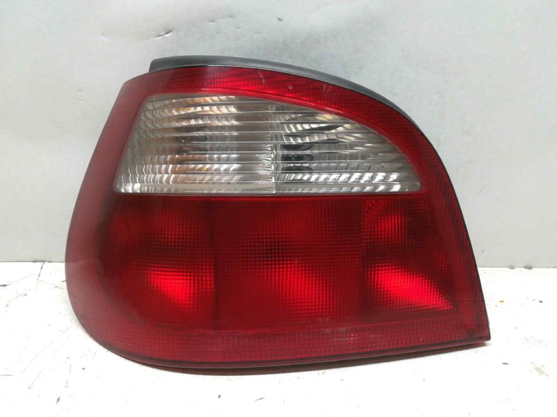 Recambio de piloto trasero izquierdo para renault megane i fase 2 berlina (ba0) 1.9 dti diesel cat referencia OEM IAM   