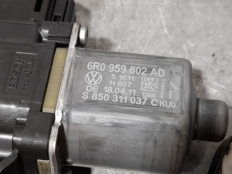Recambio de elevalunas delantero derecho para volkswagen polo (6r1) advance referencia OEM IAM 6R4837462D  ELECTRICO