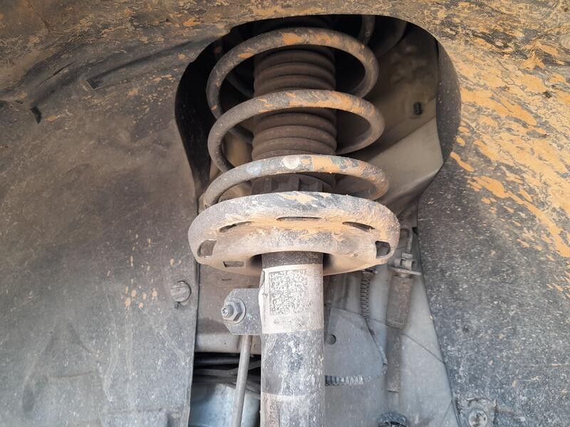 Recambio de amortiguador delantero izquierdo para citroën c3 iii (sx) 1.2 vti 82 referencia OEM IAM 9811371280  