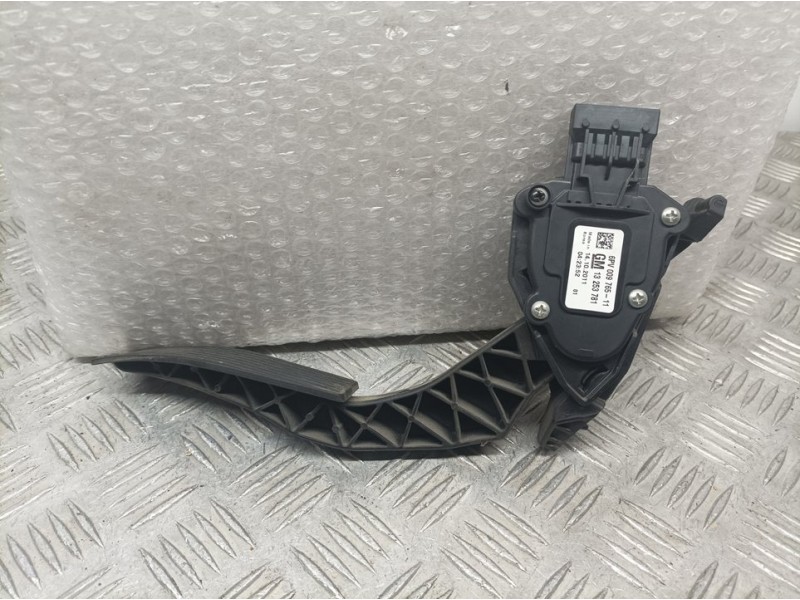 Recambio de potenciometro pedal para chevrolet orlando lt referencia OEM IAM 13253781 6PV00976511 