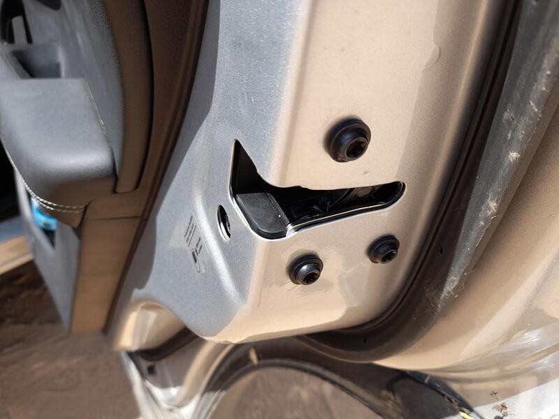 Recambio de cerradura puerta trasera derecha para dr dr 6 1.5 lgp referencia OEM IAM   