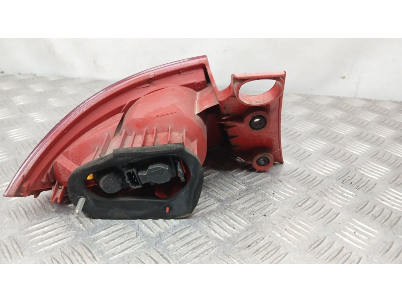 Recambio de piloto trasero derecho exterior para seat leon (1p1) 1.6 tdi referencia OEM IAM 1P0945096F VALEO ROZADO 89320261