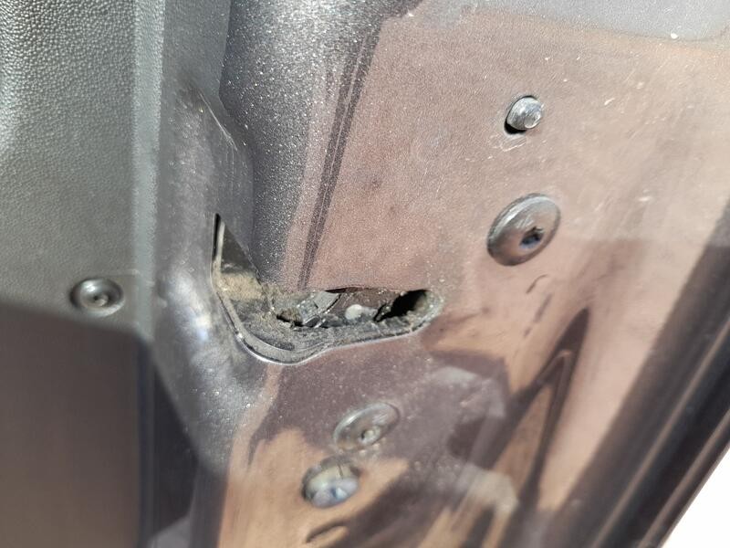 Recambio de cerradura puerta delantera derecha para citroën c3 iii (sx) 1.2 vti 82 referencia OEM IAM 9812398080  