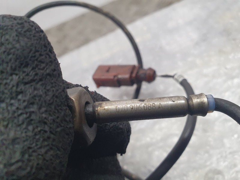 Recambio de sensor para volkswagen crafter caja cerrada caja cerrada 35 referencia OEM IAM 070906088A  