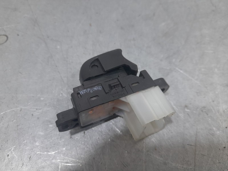 Recambio de mando elevalunas delantero derecho para nissan x-trail iii (t32_, t32r, t32rr) 1.6 dci (t32) referencia OEM IAM 8096