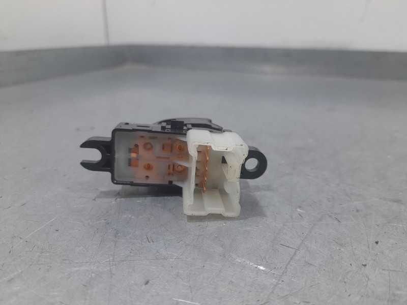 Recambio de mando elevalunas delantero derecho para nissan x-trail iii (t32_, t32r, t32rr) 1.6 dci (t32) referencia OEM IAM 8096