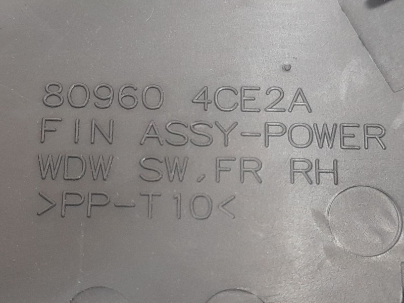 Recambio de mando elevalunas delantero derecho para nissan x-trail iii (t32_, t32r, t32rr) 1.6 dci (t32) referencia OEM IAM 8096