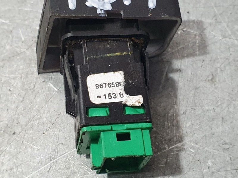 Recambio de interruptor para citroën c-elysée feel referencia OEM IAM 9676588  BLOQUEO PUERTAS