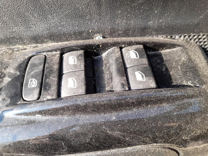 Recambio de mando elevalunas delantero izquierdo para citroën c3 iii (sx) 1.2 vti 82 referencia OEM IAM 98148907ZD  