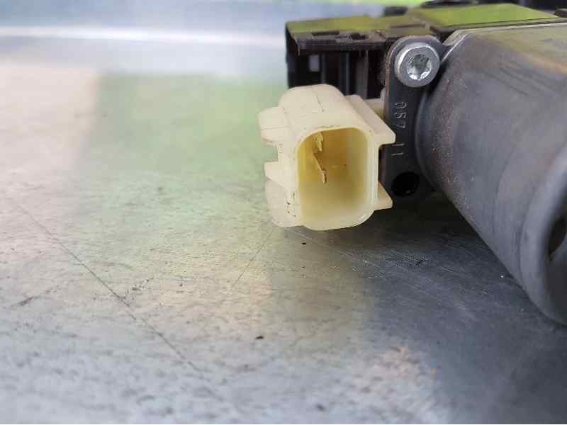 Recambio de motor elevalunas delantero derecho para ford fiesta (cb1) titanium referencia OEM IAM 0130822407 8A6114553A 2 PINS