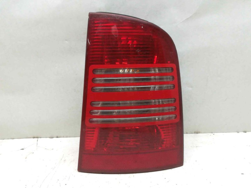 Recambio de piloto trasero derecho para skoda octavia combi (1u5) referencia OEM IAM   