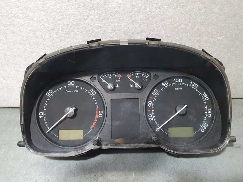 Recambio de cuadro instrumentos para skoda octavia berlina (1u2) ambiente referencia OEM IAM 1U0920811F 110080146 VD1