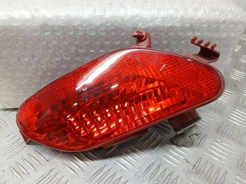 Recambio de piloto trasero derecho paragolpes para ds 4 desire referencia OEM IAM 9672488680  