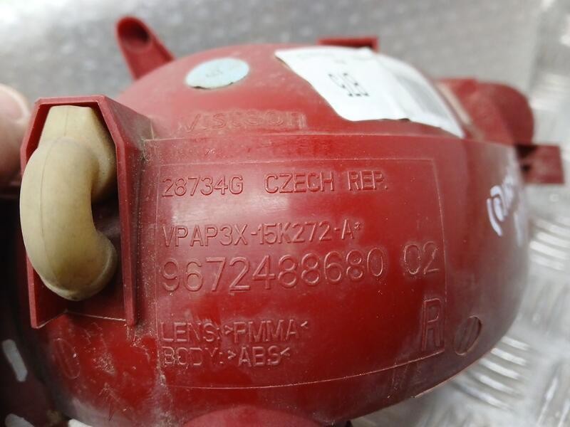 Recambio de piloto trasero derecho paragolpes para ds 4 desire referencia OEM IAM 9672488680  