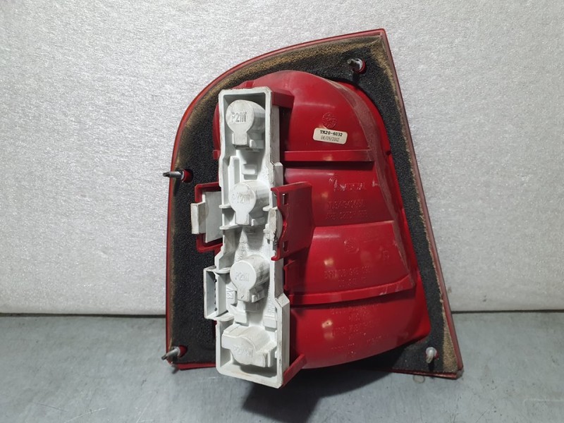 Recambio de piloto trasero derecho para skoda octavia berlina (1u2) ambiente referencia OEM IAM 1U6945112  ROZADO