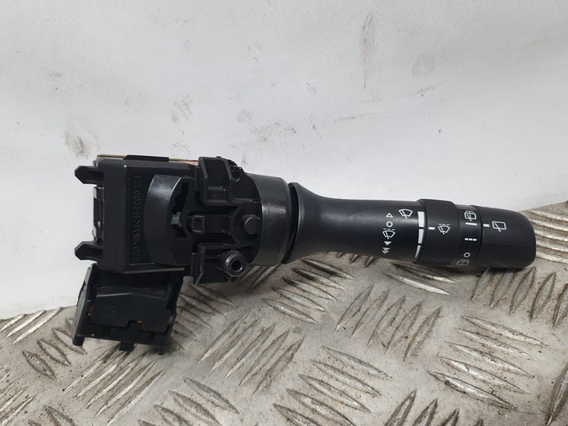 Recambio de mando limpia para toyota auris active referencia OEM IAM 0241117F582  