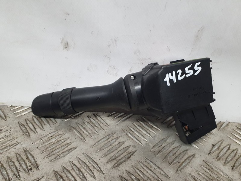 Recambio de mando limpia para toyota auris active referencia OEM IAM 0241117F582  