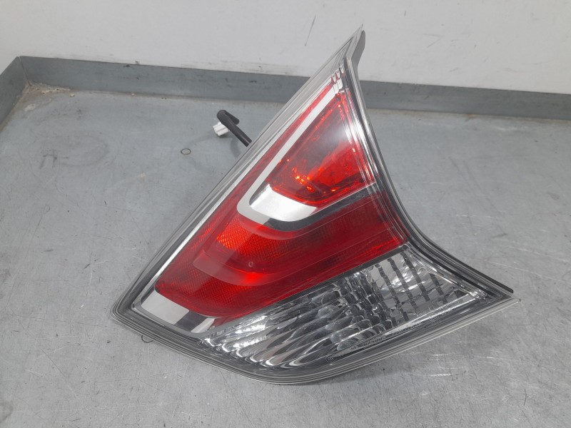 Recambio de piloto trasero derecho interior para nissan x-trail iii (t32_, t32r, t32rr) 1.6 dci (t32) referencia OEM IAM 2261793