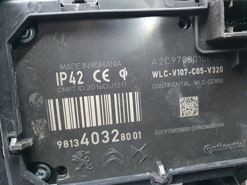 Recambio de cargador inductivo para peugeot 3008 allure referencia OEM IAM 9813403280 A2C97080108 CONTINENTAL