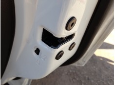 CERRADURA PUERTA TRASERA DERECHA 825021122R 