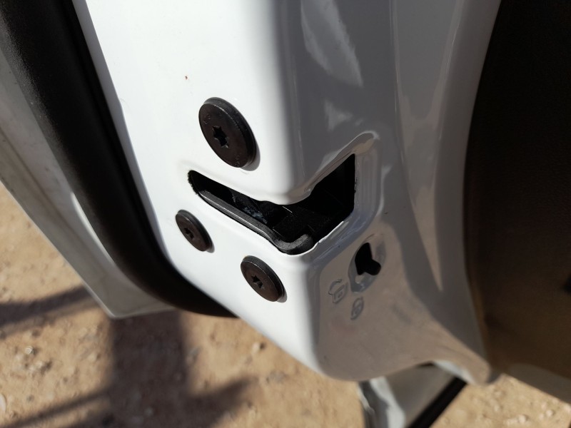 Recambio de cerradura puerta trasera izquierda para renault captur ii (hf_) 1.0 tce 90 eco-g (hfm6) referencia OEM IAM 825031538