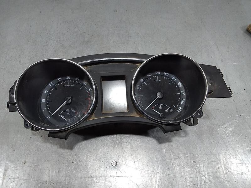 Recambio de cuadro instrumentos para skoda superb combi (3t5) ambition referencia OEM IAM 3t1920841h  