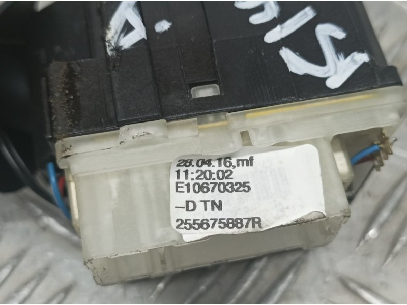 Recambio de mando limpia para renault captur limited referencia OEM IAM 255675887R  