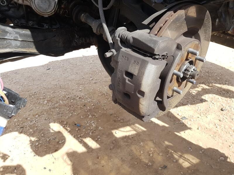 Recambio de pinza freno delantera izquierda para nissan x-trail iii (t32_, t32r, t32rr) 1.6 dci (t32) referencia OEM IAM 410114B