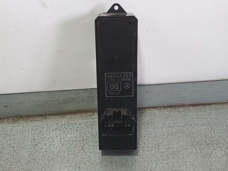 Recambio de mando elevalunas delantero izquierdo para mitsubishi asx (ga0w) kaiteki 4wd referencia OEM IAM 8608A207  