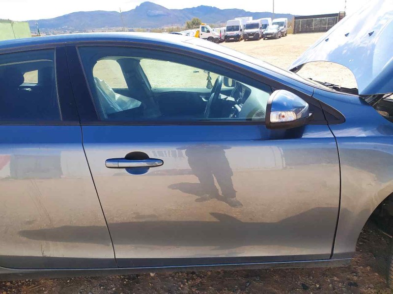 Recambio de puerta delantera derecha para volvo v40 hatchback (525) d3 referencia OEM IAM 32321019  