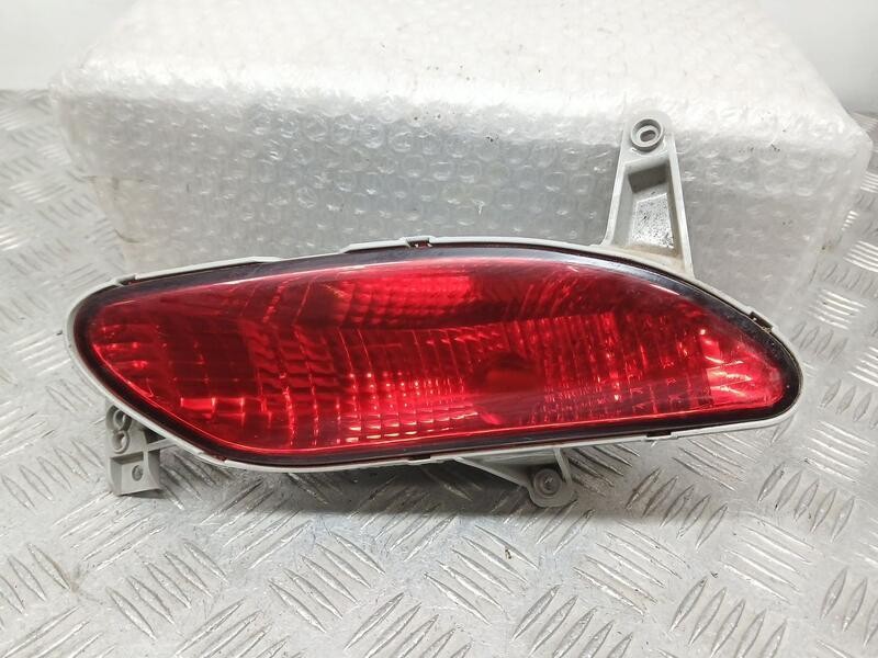 Recambio de piloto trasero derecho paragolpes para hyundai i30cw comfort referencia OEM IAM 924012R3  