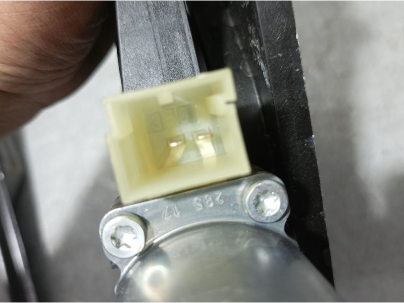 Recambio de elevalunas delantero izquierdo para skoda superb (3v3) active referencia OEM IAM 3V0837461A  ELECTRICO