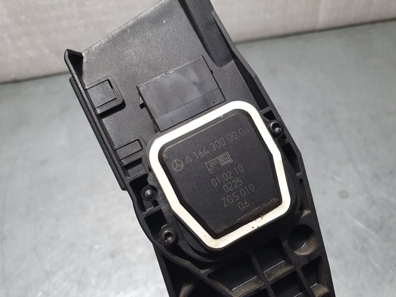 Recambio de potenciometro pedal para mercedes-benz clase m (w164) ml 300 cdi be 4-matic (164.121) referencia OEM IAM A1643000004