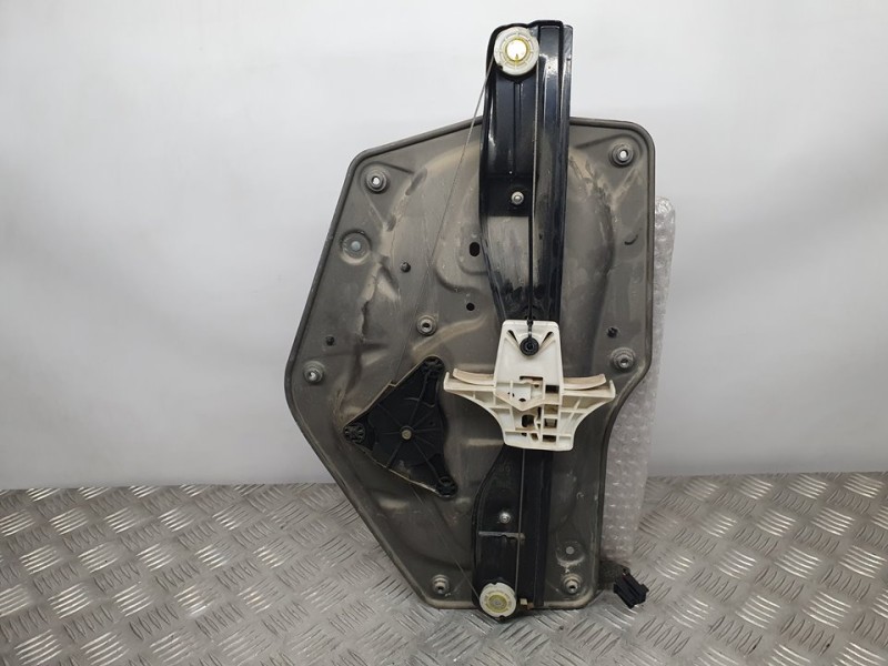 Recambio de elevalunas trasero izquierdo para skoda superb combi (3t5) ambition referencia OEM IAM 3T0837401B  ELECTRICO 2 PINES